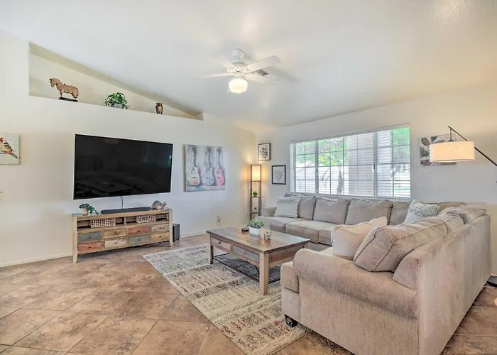 Ferienhaus Sunny Retreat W/ Private Pool & Grill! *