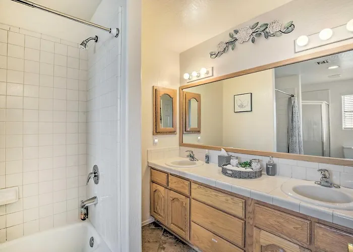 Sunny Retreat W/ Private Pool & Grill! * Yuma