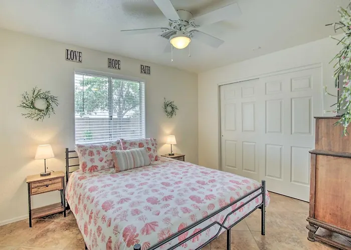 Ferienhaus Sunny Retreat W/ Private Pool & Grill!