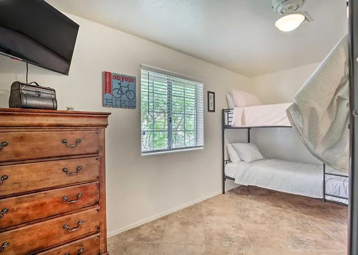 Sunny Retreat W/ Private Pool & Grill! Ferienhaus Yuma
