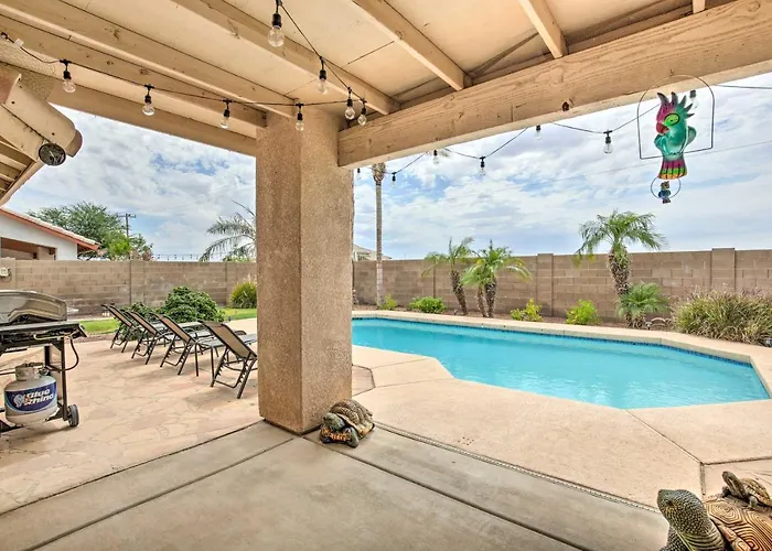 Ferienhaus Sunny Retreat W/ Private Pool & Grill!