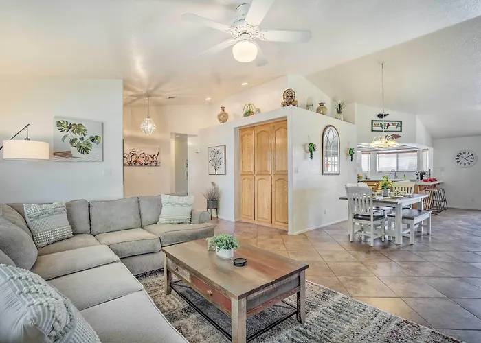 Ferienhaus Sunny Retreat W/ Private Pool & Grill! *